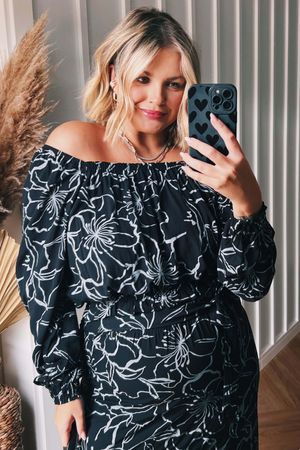 Blusa Feminina Estampada Flores Marialícia Preto