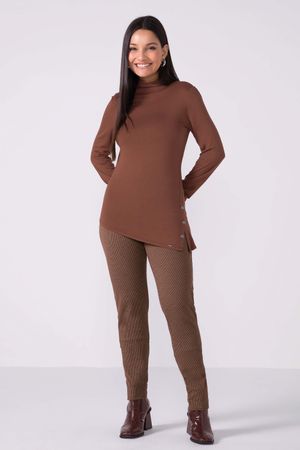 Blusa Feminina Assimétrica Com Botões Marialícia Marrom