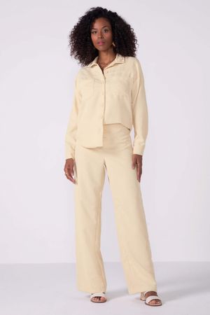 Camisa Feminina Veludo Com Bolsos Marialícia Bege